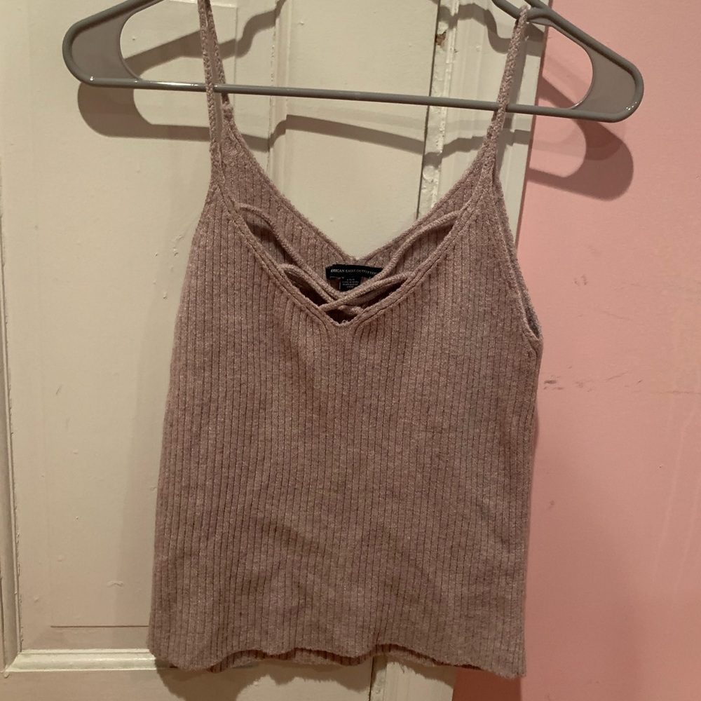 Large creme cropped tank top with a V neck cut out